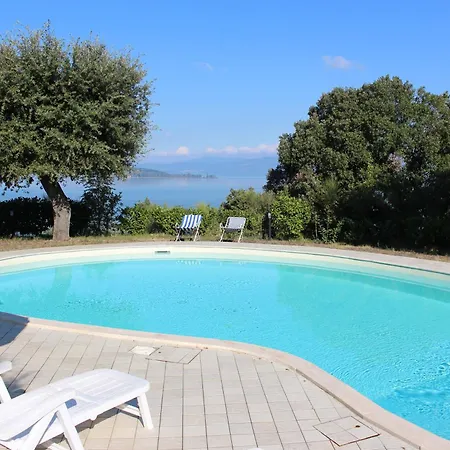 Melissa With A Pool In The Tranquility Of The Hills With A View Of Trasimeno Villa *