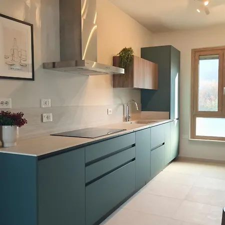 Melissa With A Pool In The Tranquility Of The Hills With A View Of Trasimeno *