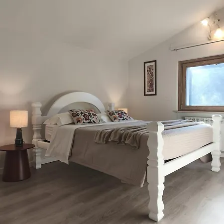 Melissa With A Pool In The Tranquility Of The Hills With A View Of Trasimeno *