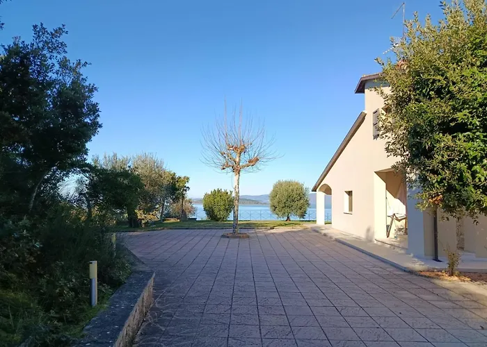 Melissa With A Pool In The Tranquility Of The Hills With A View Of Trasimeno Villa