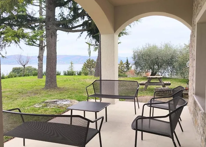 Melissa With A Pool In The Tranquility Of The Hills With A View Of Trasimeno *