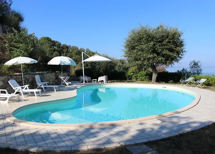 Villa Melissa With A Pool In The Tranquility Of The Hills With A View Of Trasimeno *