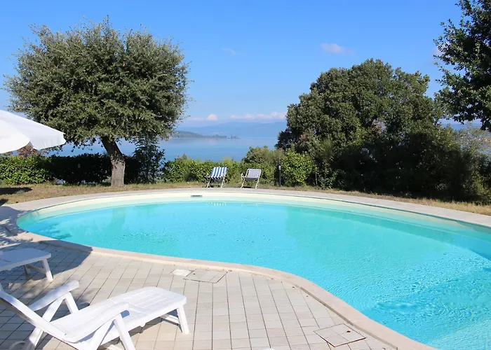 Melissa With A Pool In The Tranquility Of The Hills With A View Of Trasimeno Villa *