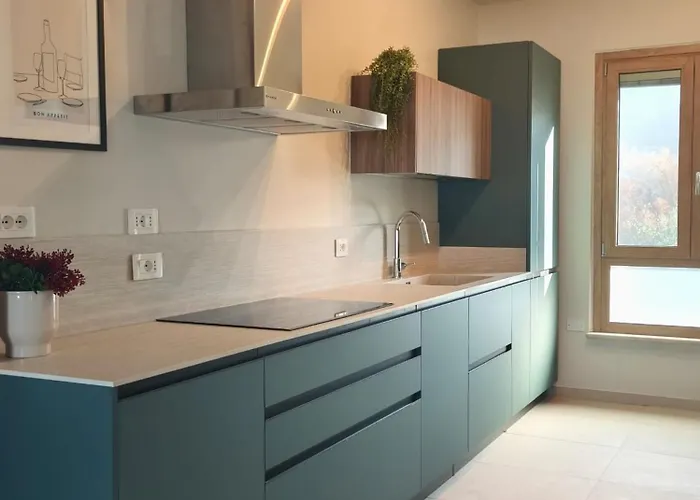 Melissa With A Pool In The Tranquility Of The Hills With A View Of Trasimeno *