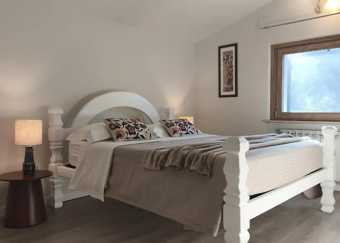 Melissa With A Pool In The Tranquility Of The Hills With A View Of Trasimeno *