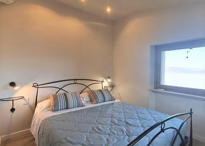 Melissa With A Pool In The Tranquility Of The Hills With A View Of Trasimeno *